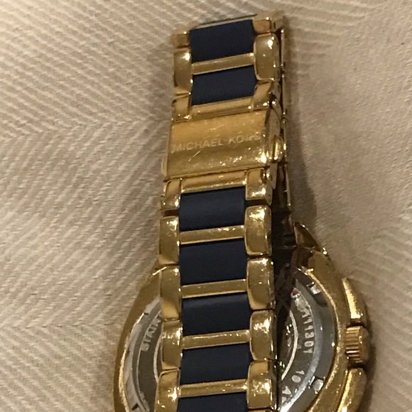 AUTHENTIC Michael Kors watch… Gold and Navy - Picture 4 of 5
